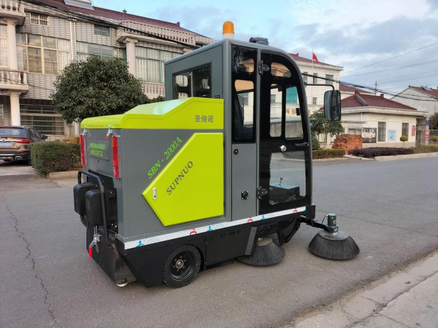 台湾龙建清扫车_0